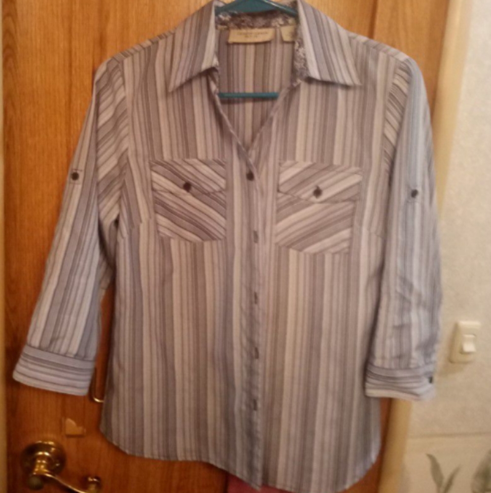Women's half sleeve blouse